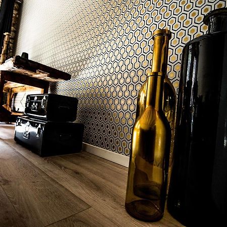 "Un Lieu Unique" Le Gold Et Le Cocon Apartment Annecy Exterior foto