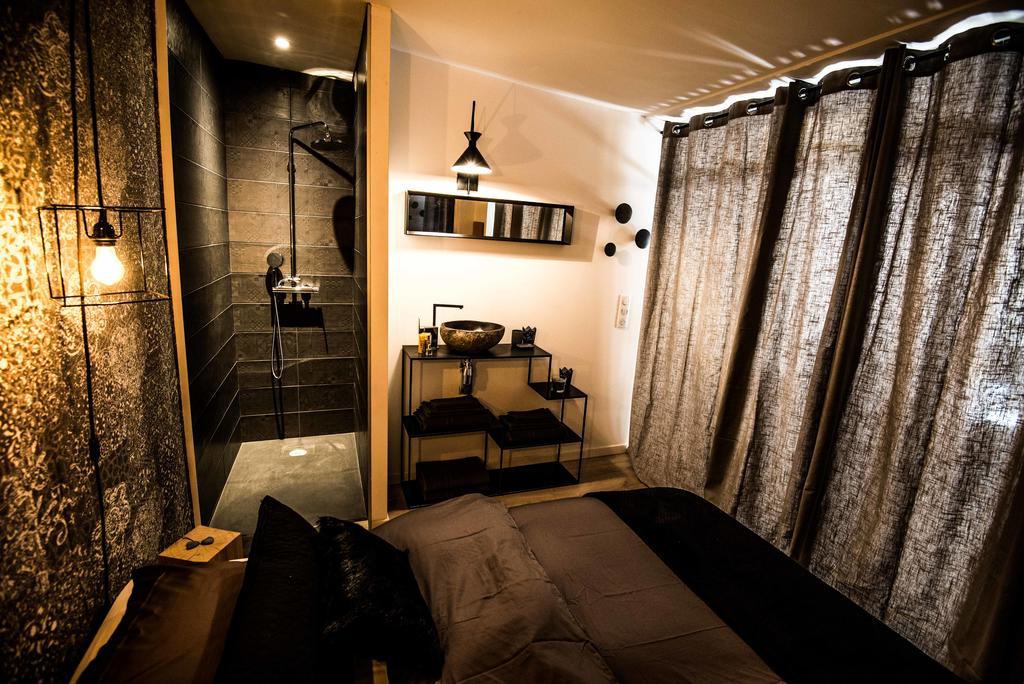 "Un Lieu Unique" Le Gold Et Le Cocon Apartment Annecy Exterior foto